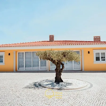 Yellow Sweet Home - Maria, Beatriz E Marbia *