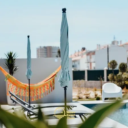 Yellow Sweet Home - Maria, Beatriz E Marbia * Nazare