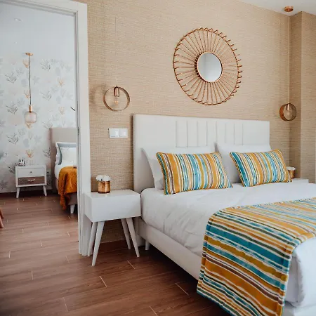 Yellow Sweet - Maria E Beatriz Nazaré