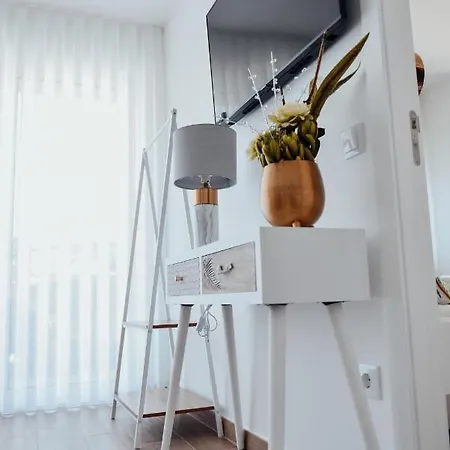 Vakantiehuis Yellow Sweet - Maria E Beatriz