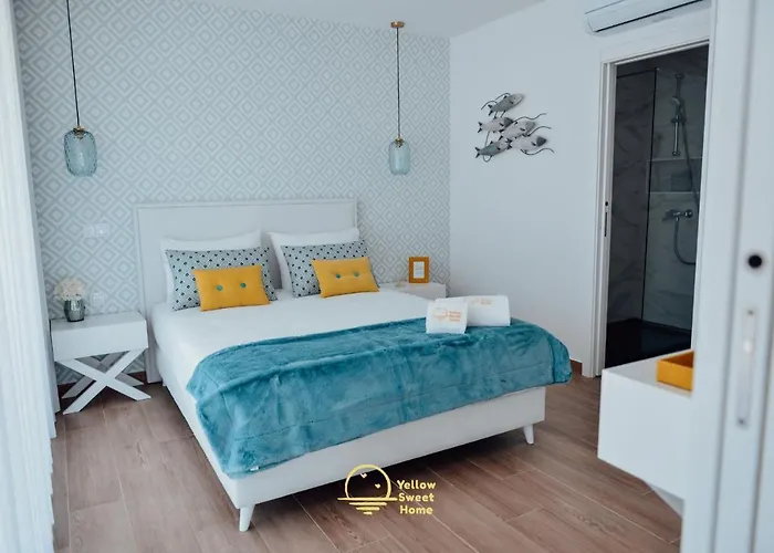 Yellow Sweet - Maria E Beatriz 纳扎雷