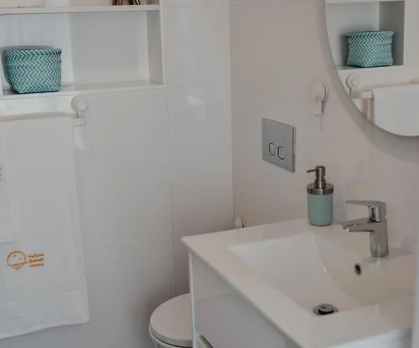 Yellow Sweet - Maria E Beatriz *