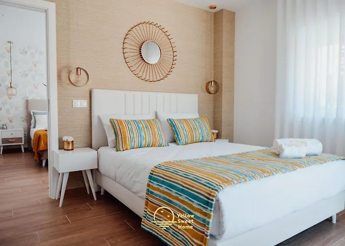 Yellow Sweet - Maria E Beatriz 纳扎雷